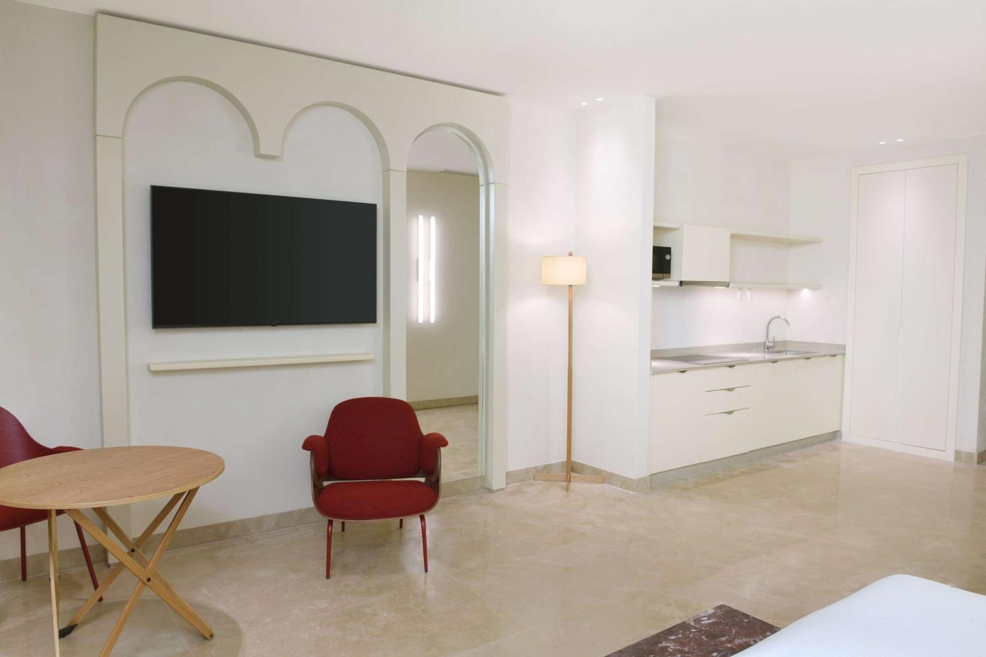 Doubletree By Hilton Ben Guerir Hotel & Residences Benguerir Exteriör bild
