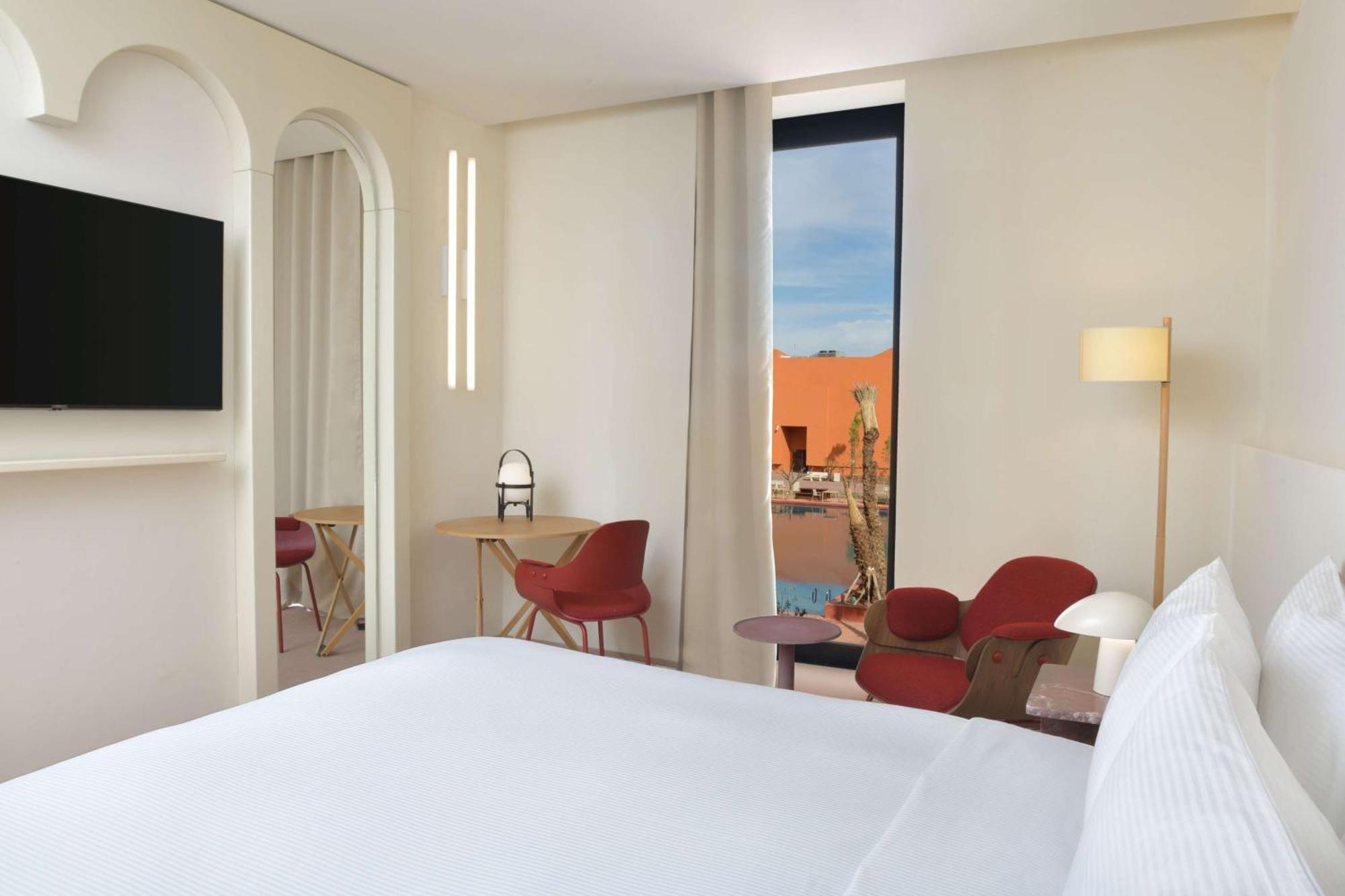Doubletree By Hilton Ben Guerir Hotel & Residences Benguerir Exteriör bild
