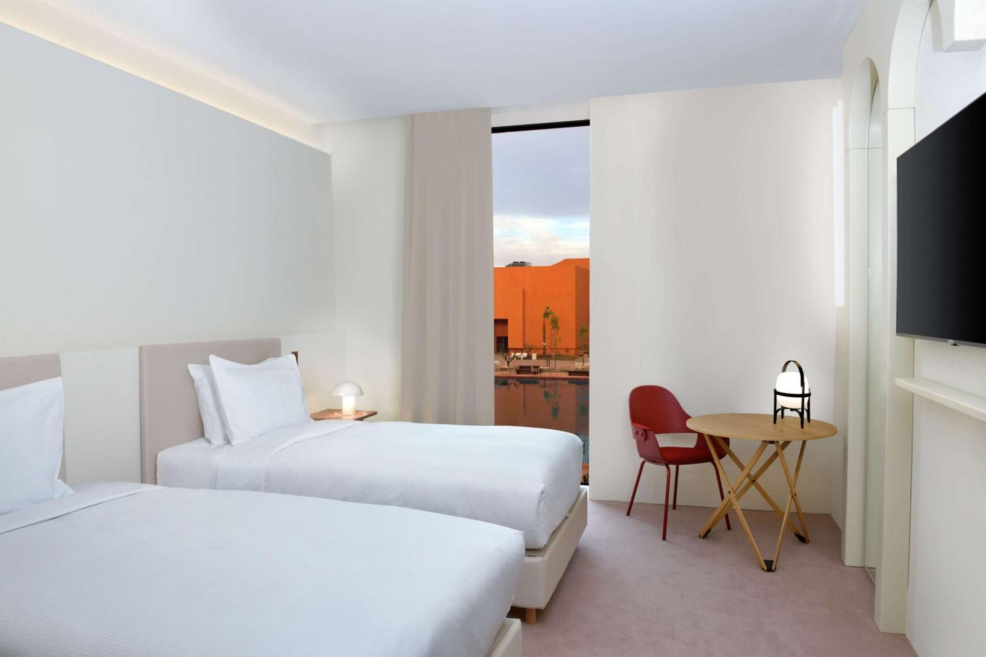 Doubletree By Hilton Ben Guerir Hotel & Residences Benguerir Exteriör bild
