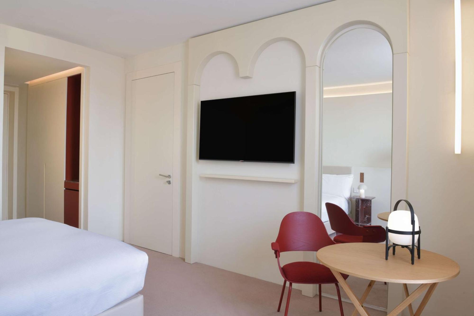 Doubletree By Hilton Ben Guerir Hotel & Residences Benguerir Exteriör bild