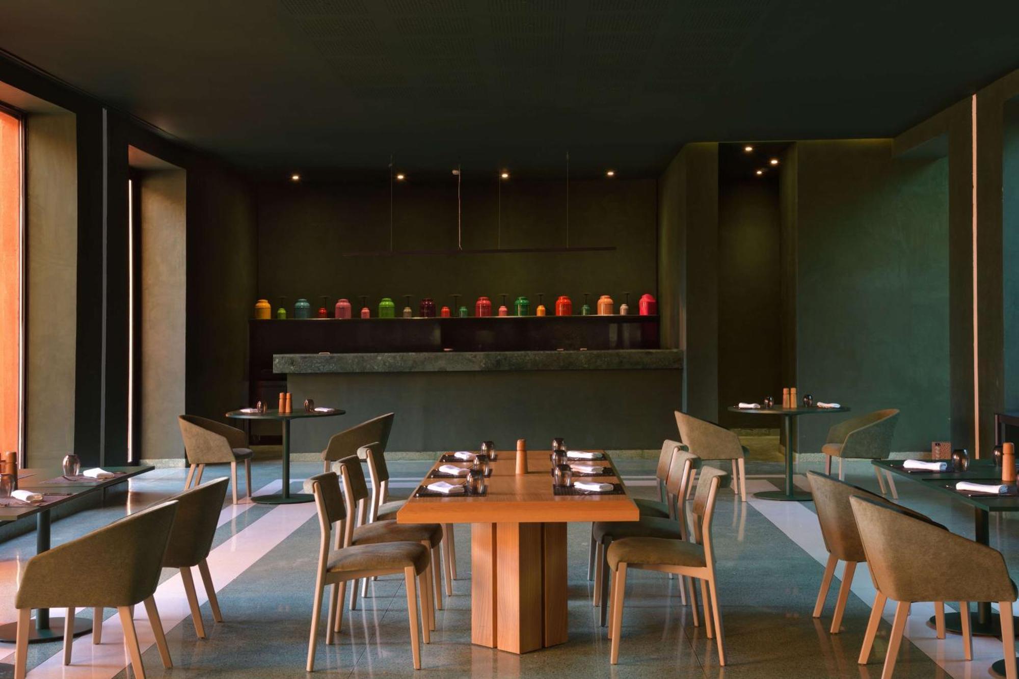 Doubletree By Hilton Ben Guerir Hotel & Residences Benguerir Exteriör bild