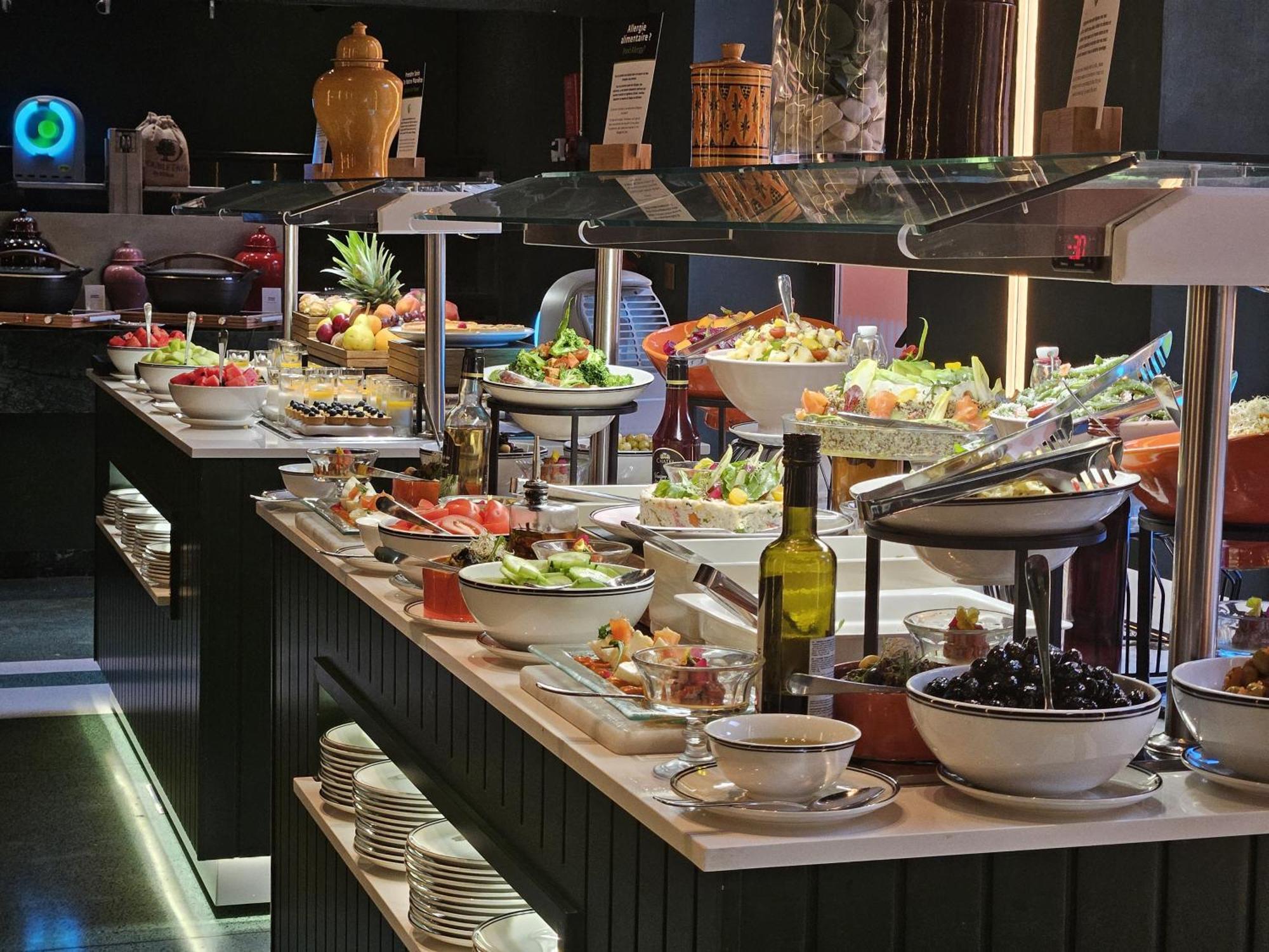 Doubletree By Hilton Ben Guerir Hotel & Residences Benguerir Exteriör bild